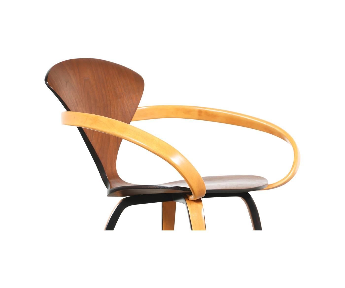 Norman Cherner Molded Plywood Armchair for Plycraft In Excellent Condition In Los Angeles, CA