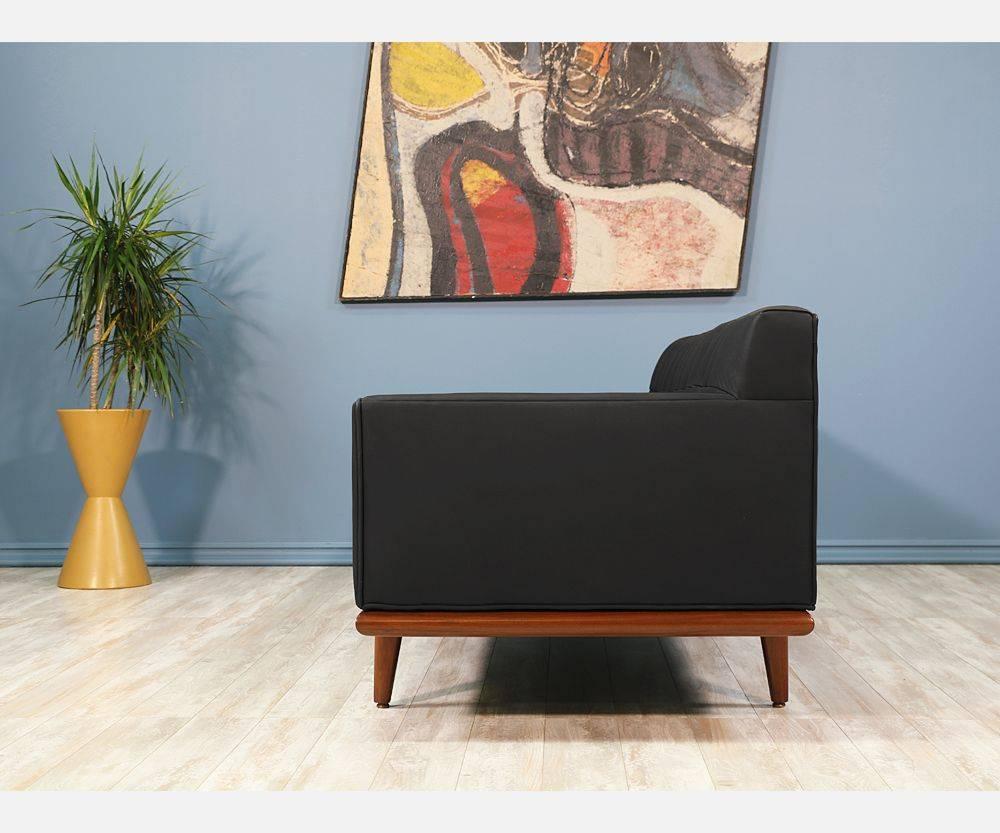 Mid-Century Tufted Black Leather Sofa In Excellent Condition In Los Angeles, CA