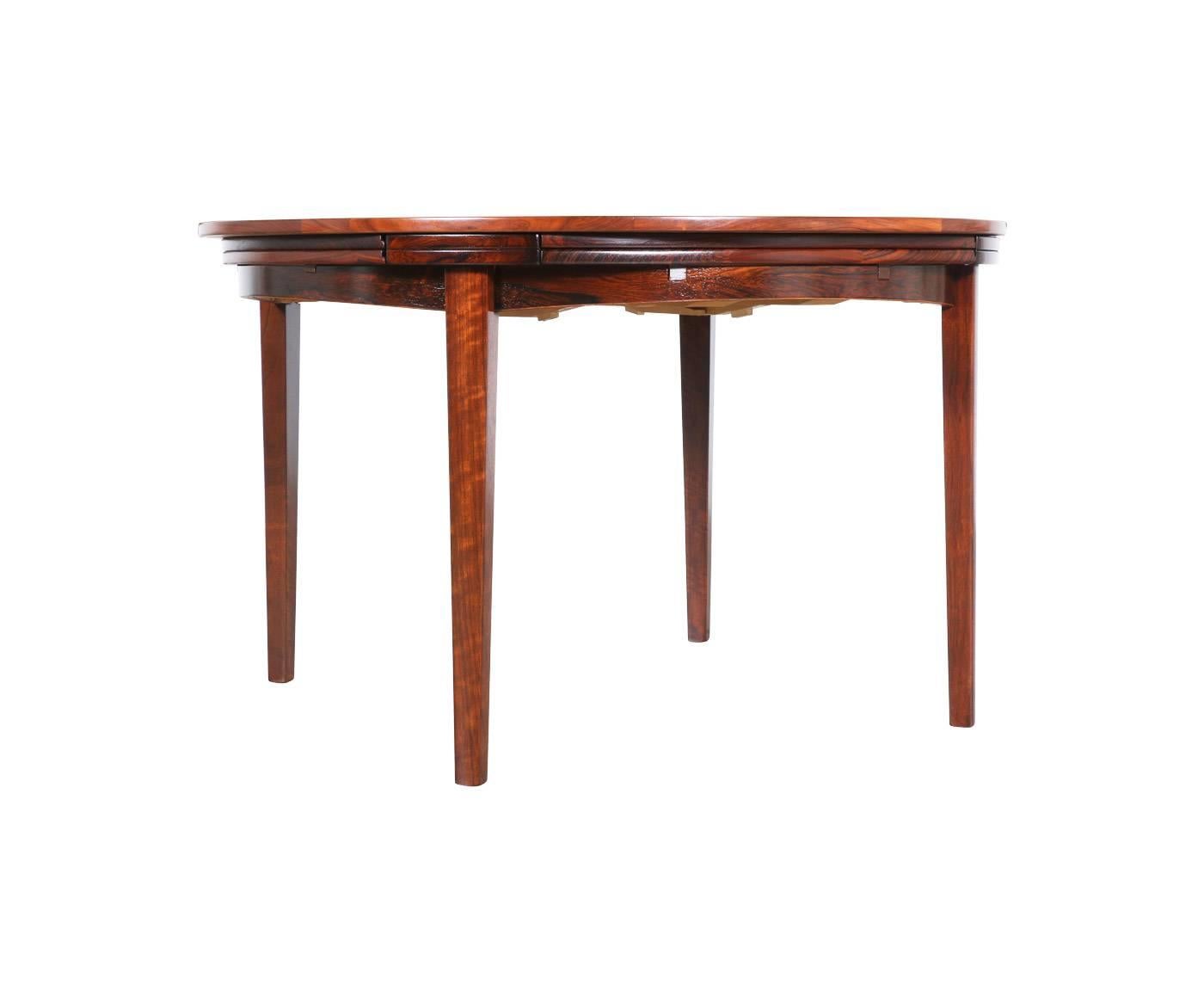 Danish Modern “Flip Flap” Rosewood Dining Table by Dyrlund In Excellent Condition In Los Angeles, CA