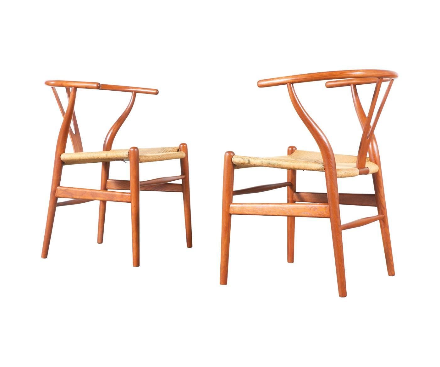 Mid-Century Modern Hans J. Wegner “Wishbone” CH-24 Dining Chairs for Carl Hansen