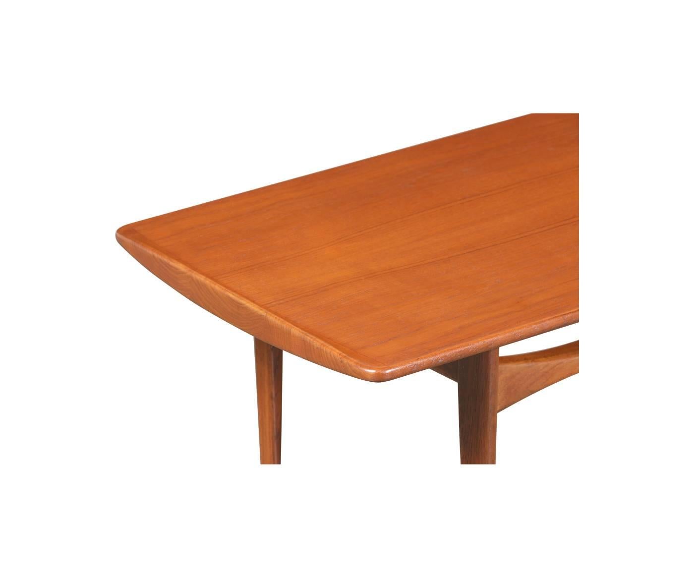 Designer: Tove & Edvard Kindt-Larsen.
Manufacturer: France & Daverkosen.
Period/Style: Danish modern.
Country: Denmark.
Date: 1950s.

Dimensions: 18″ H x 47.25″ W x 20.25″ D.
Materials: Teak.
Condition: Excellent, newly refinished.
Number
