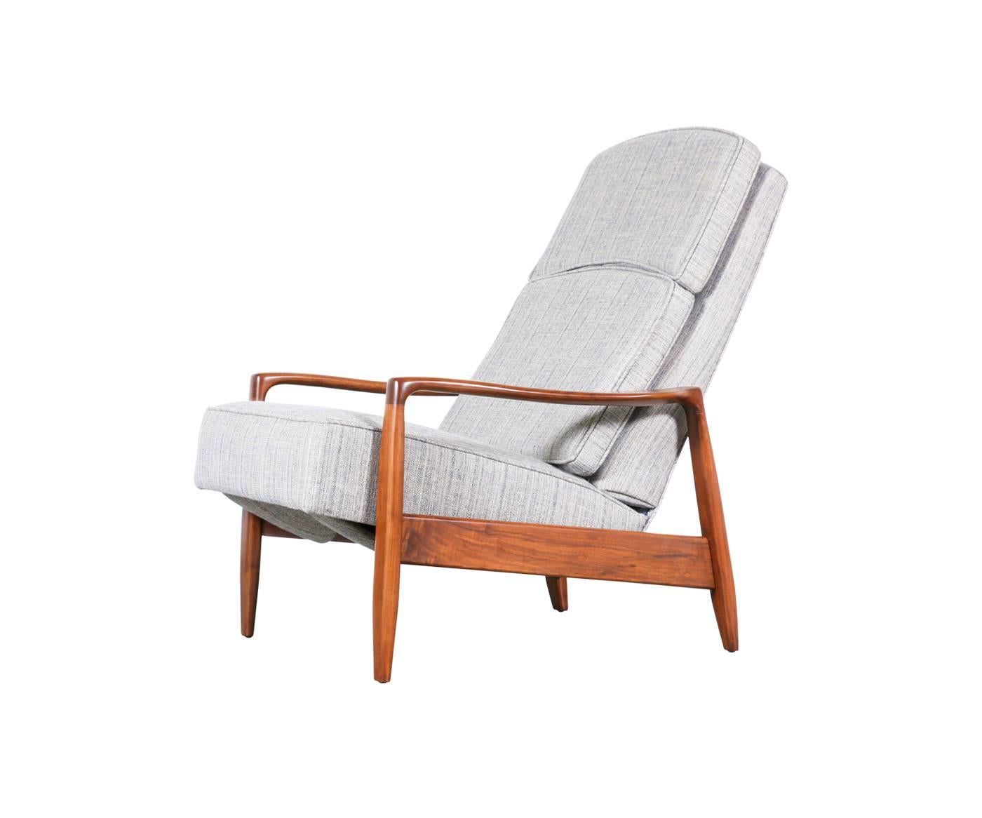 Mid-Century Modern Milo Baughman Walnut Reclining Lounge Chair for Thayer Coggin