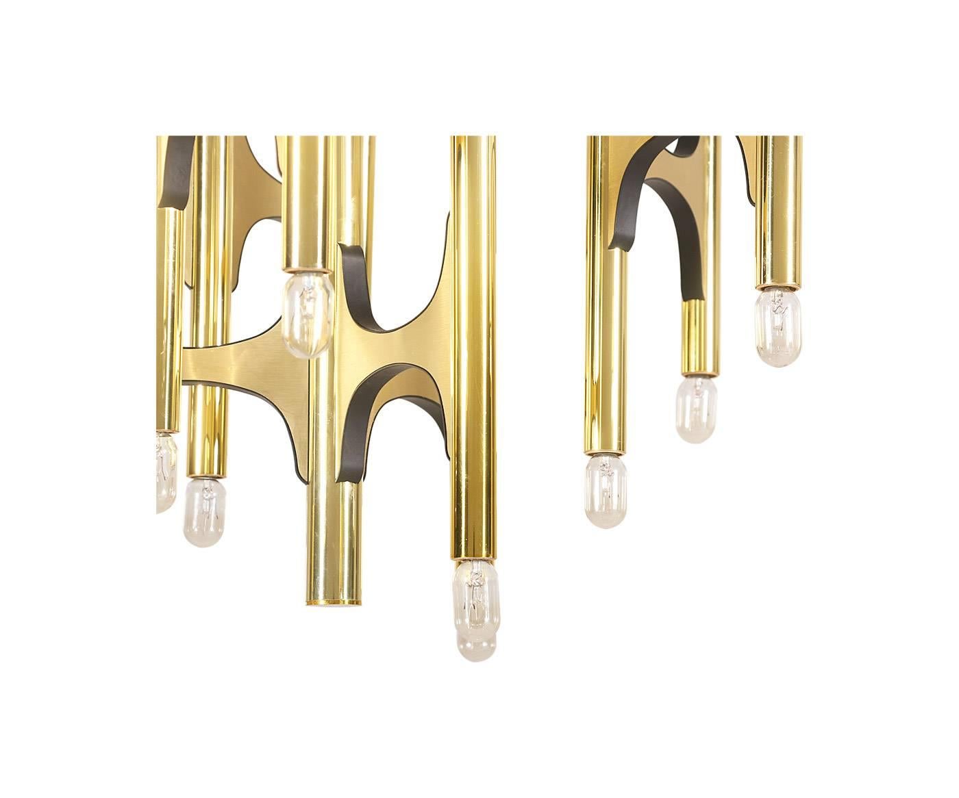 American Gaetano Sciolari Twenty-Four-Light Brass Chandelier for Lightolier