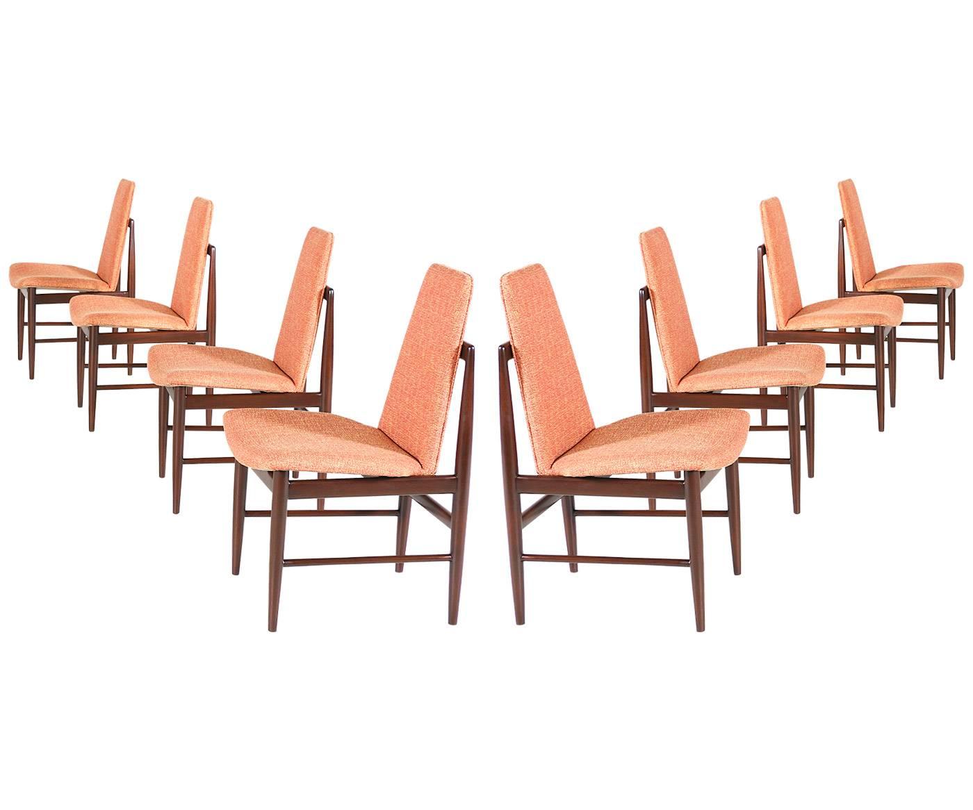 Mid-Century Modern Set of Eight Italian Walnut Dining Chairs