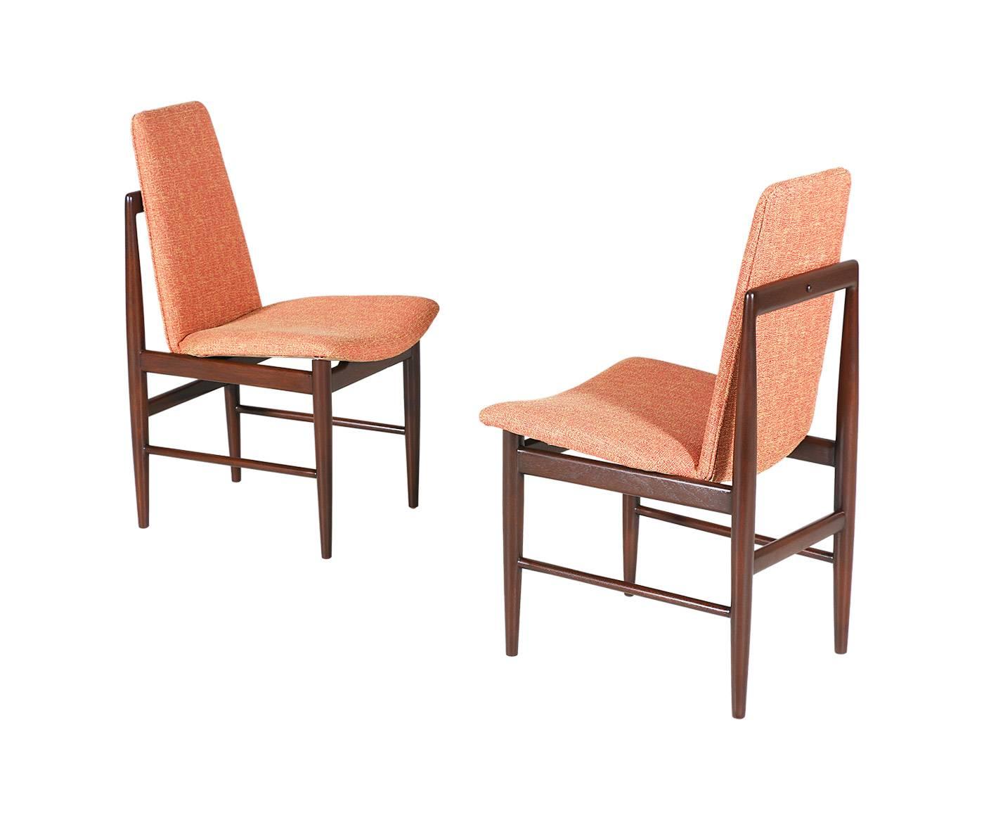 Mid-20th Century Set of Eight Italian Walnut Dining Chairs