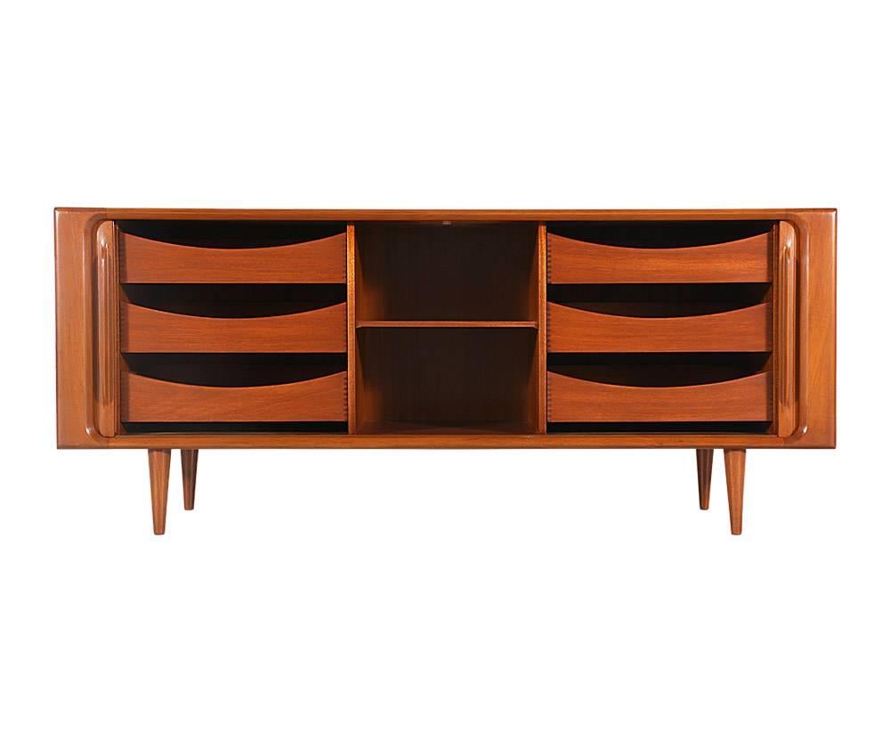 Designer: Bernhard Pedersen and Søn.
Manufacturer: Bernhard Pedersen and Søn.
Period or style: Danish Modern.
Country: Denmark.
Date: 1960s.

Dimensions: 30″ H x 71″ L x 20″ W.
Materials: Teak.
Condition: Excellent newly refinished.
Number
