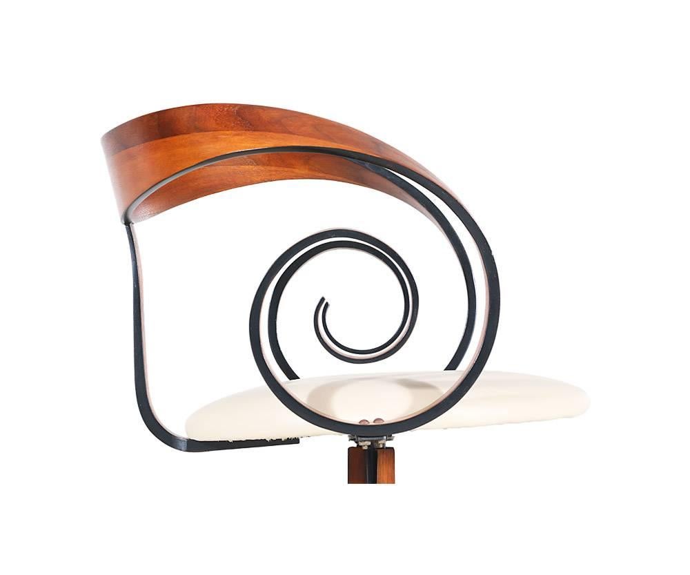 scroll chair