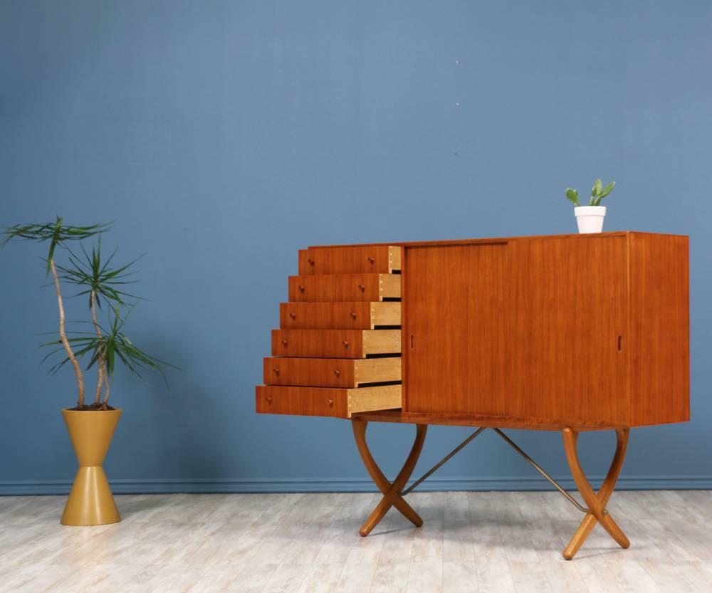 Mid-20th Century Hans J. Wegner CH-304 Credenza for Carl Hansen & Søn