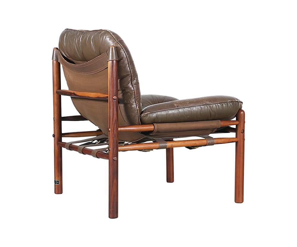 Arne Norell Rosewood and Leather Lounge Chairs for Scanform In Excellent Condition In Los Angeles, CA