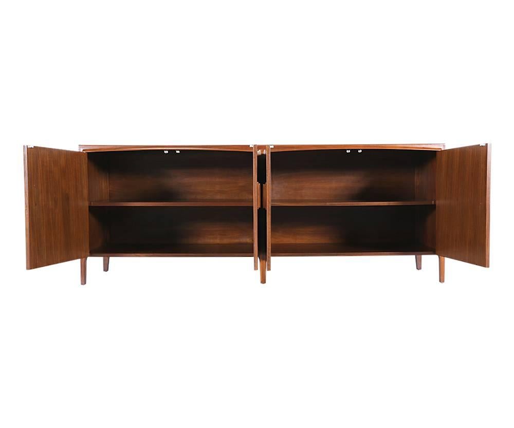 Period/style: Mid-Century Modern
Country: United States
Date: 1950s

Dimensions: 30? H x 78.75? W x 19.25? D
Materials: Walnut wood
Condition: Excellent, newly refinished
Number of items: One
ID number: 5110.