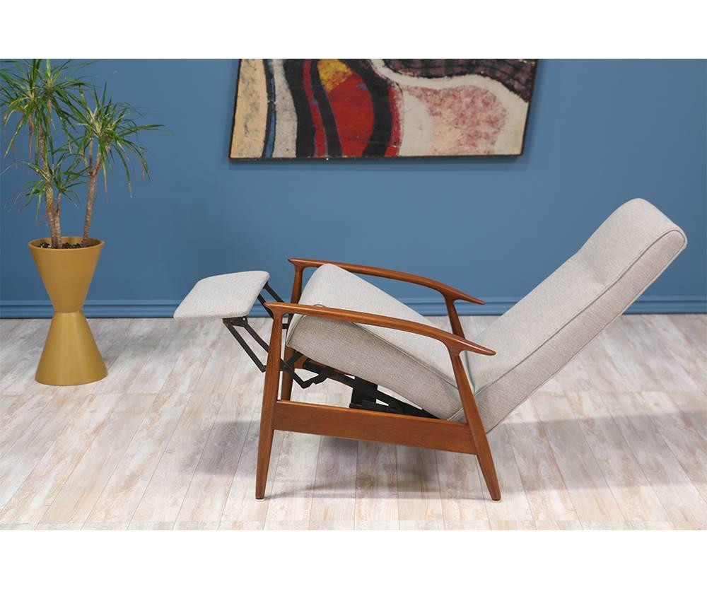 Mid-Century Modern Milo Baughman Reclining Lounge Chair for Thayer Coggin