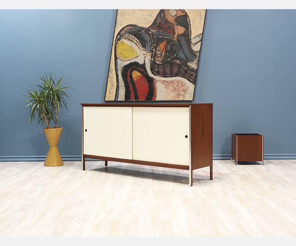 Mid-20th Century Paul McCobb “Linear Group” Credenza for Calvin Furniture