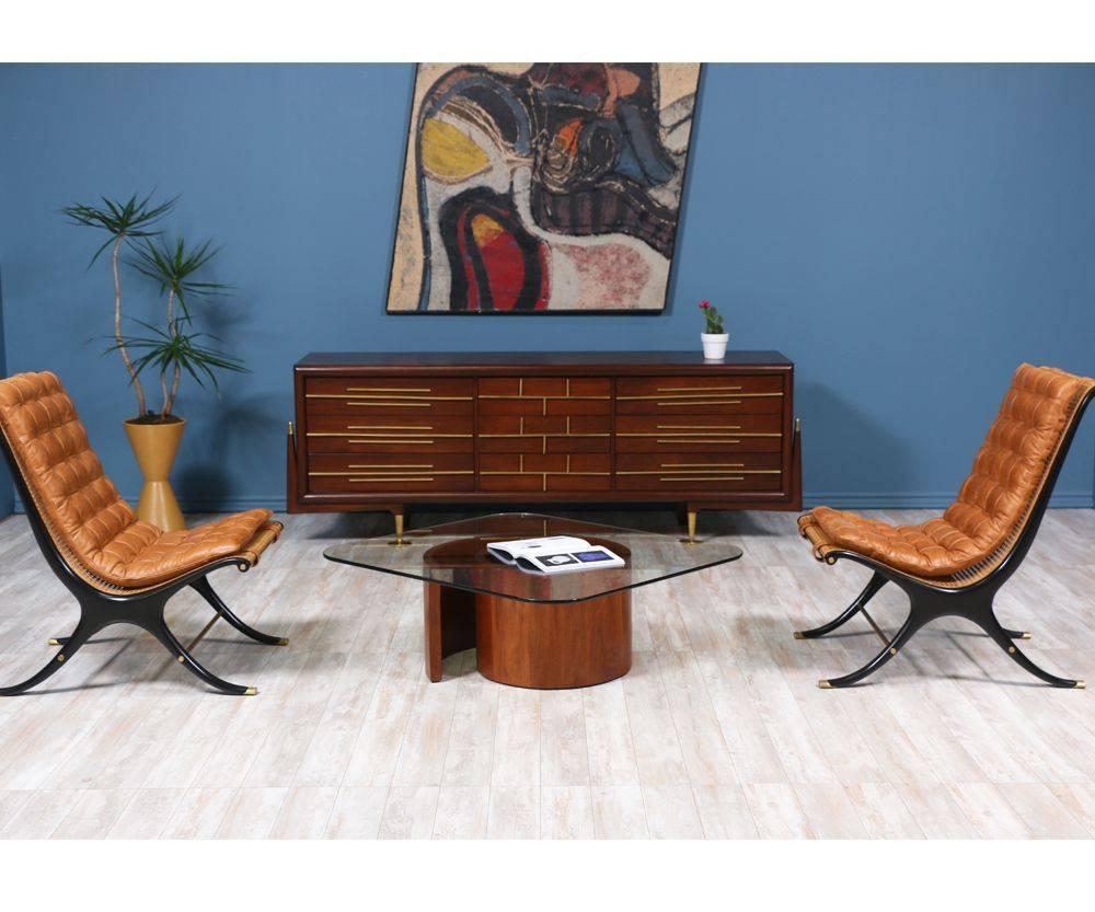 Mid-Century Modern Vladimir Kagan “Snail” Coffee Table for Selig