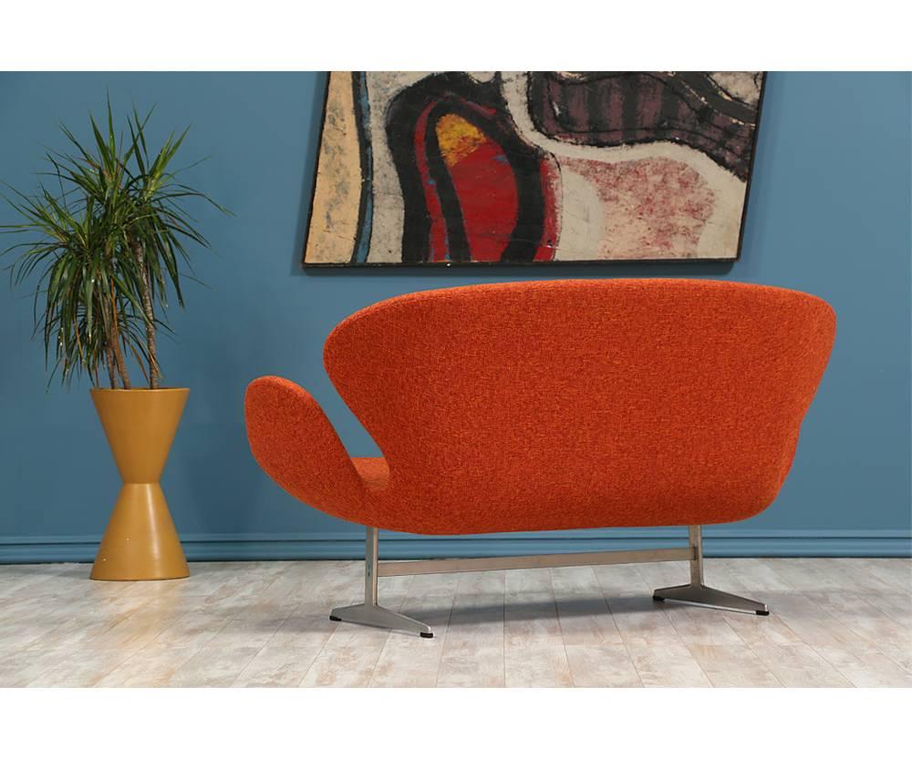 Danish Arne Jacobsen “Swan” Sofa for Fritz Hansen