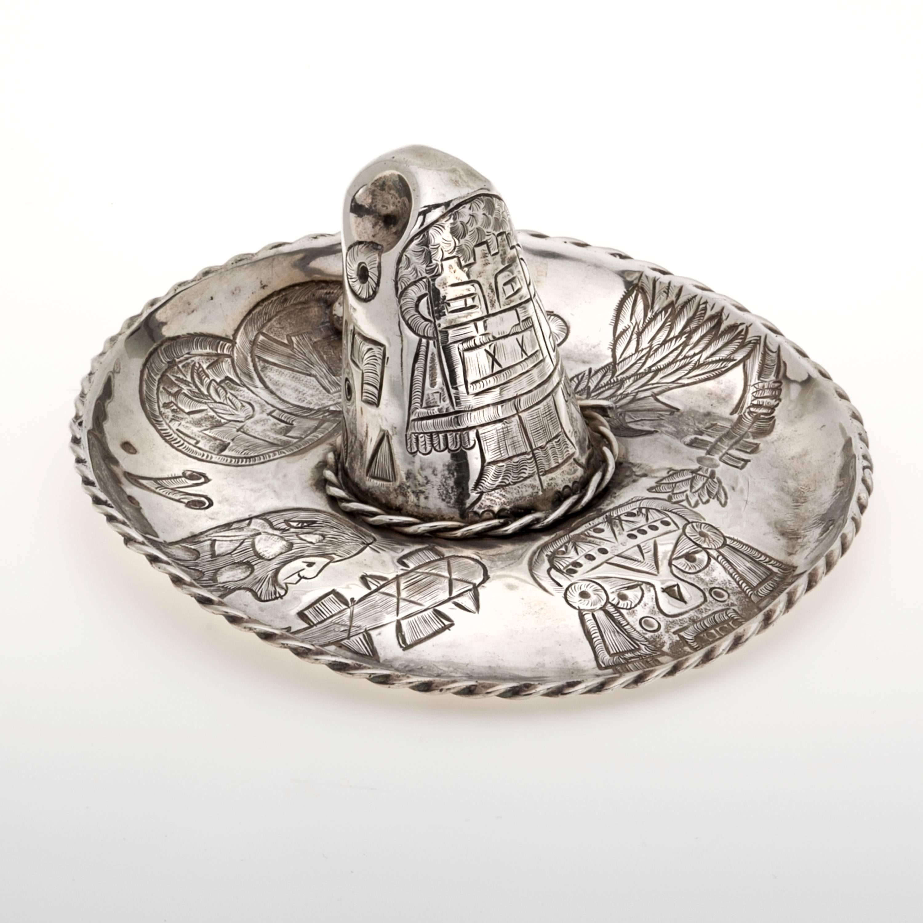 Charming sterling silver Sombrero. Nicely detailed etch Mexico design, silver twisted rope trim.