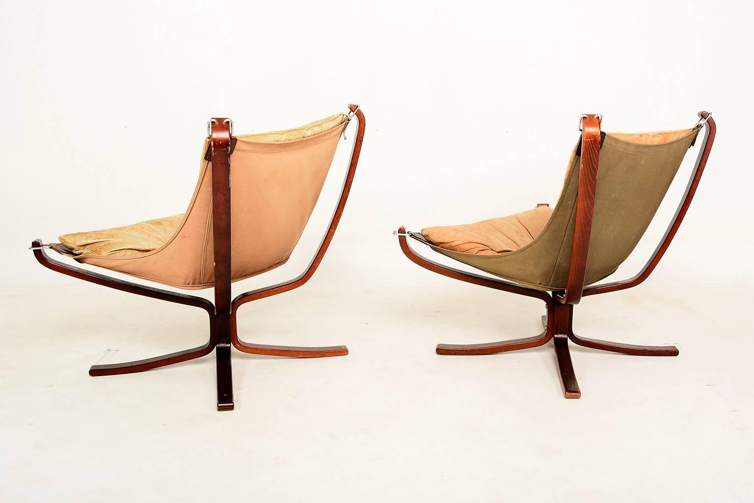 Falcon Chairs and Ottoman Sigurd Resell In Good Condition In Chula Vista, CA