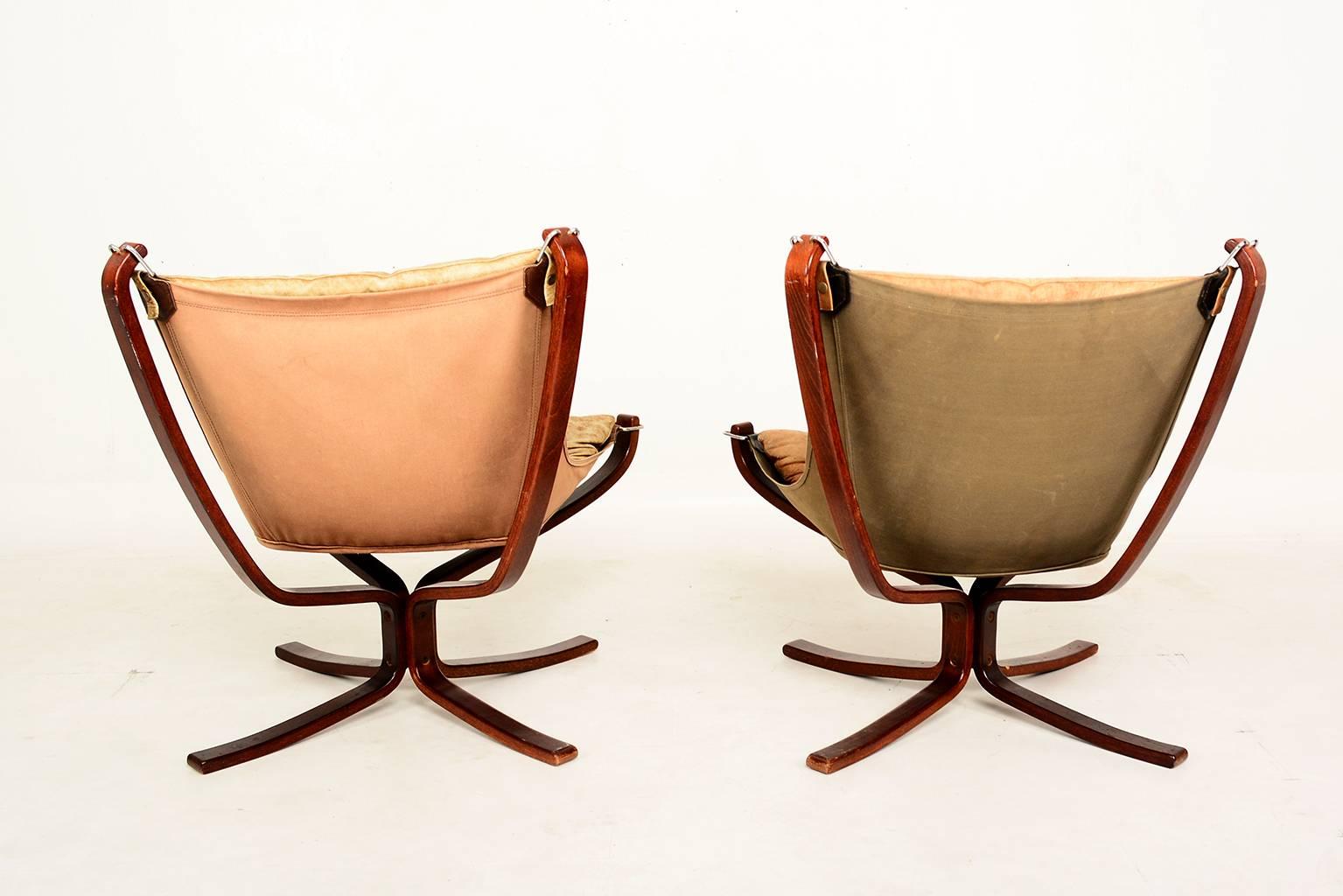 Mid-20th Century Falcon Chairs and Ottoman Sigurd Resell