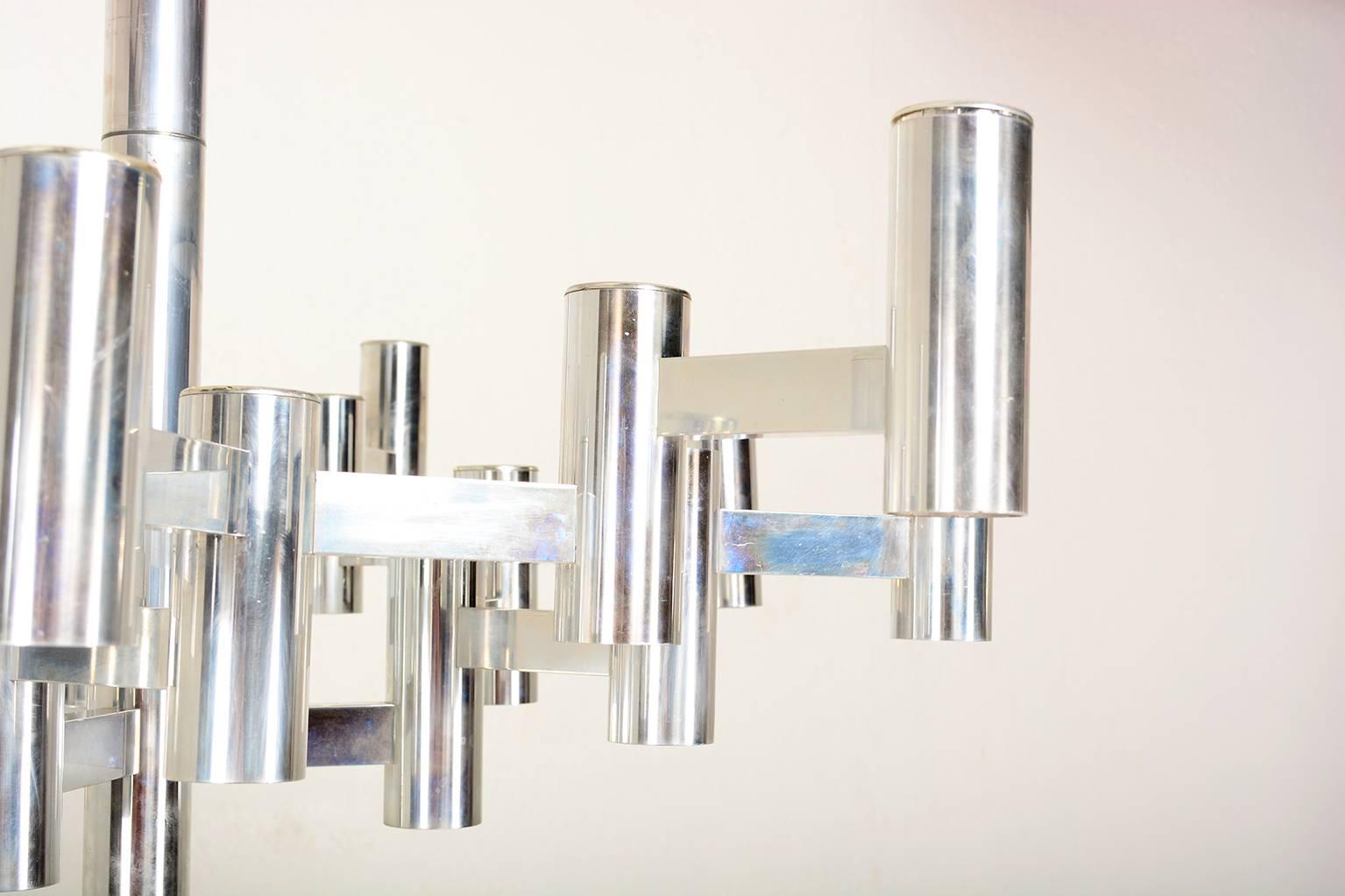 For your consideration Vintage Sciolari Chandelier in Aluminum. 
Large futuristic modern cubic chandelier in aluminum by Gaetano Sciolari.
Made in Italy, circa 1960s
Impressive chandelier with 22-lights in a geometric configuration.
Dimensions: