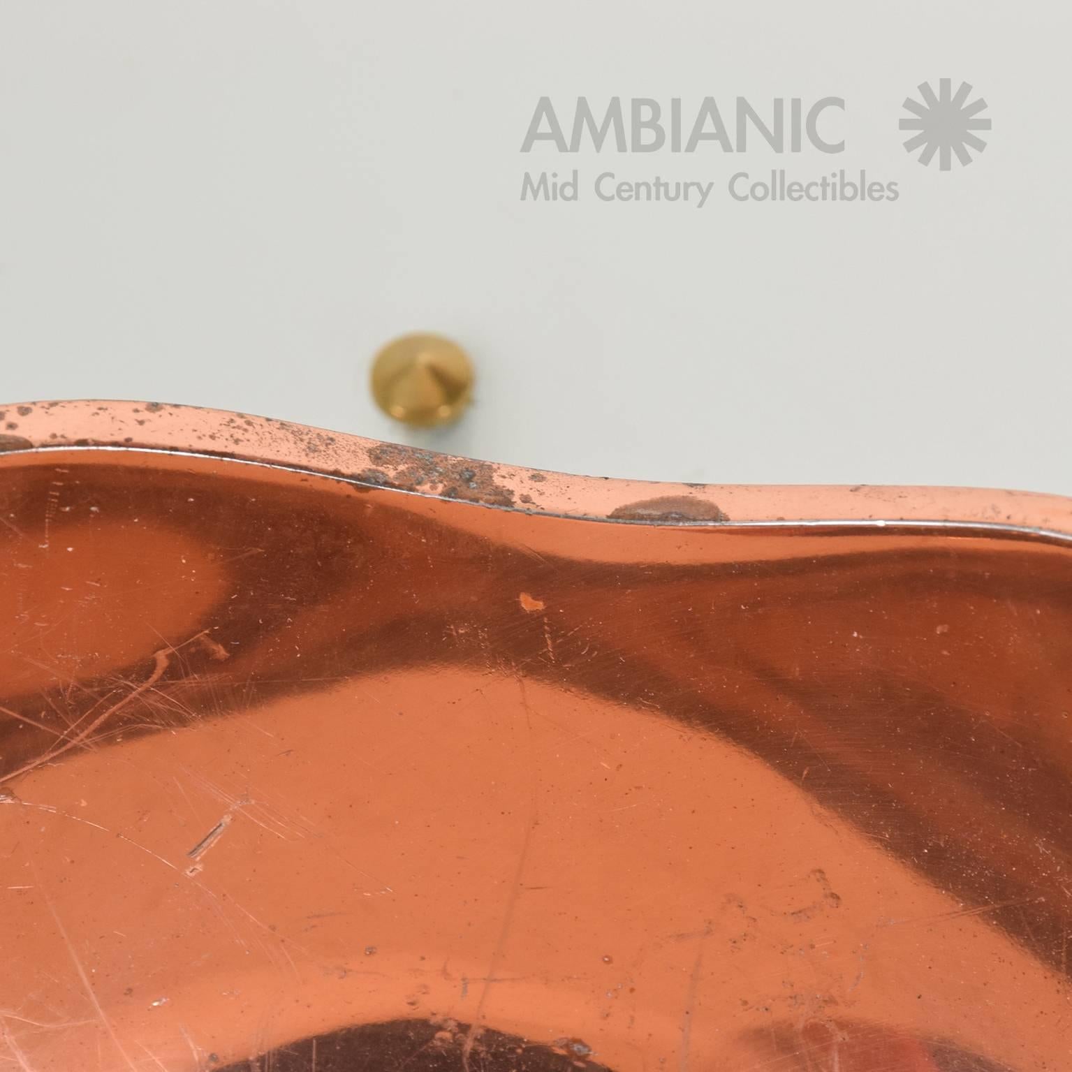 For your consideration a vintage copper plated bowl (made of aluminium) for Nambe. 

Stamped underneath with makers label.

Pre-owned. Patina and wear present. 
Measures: 4 1/4
