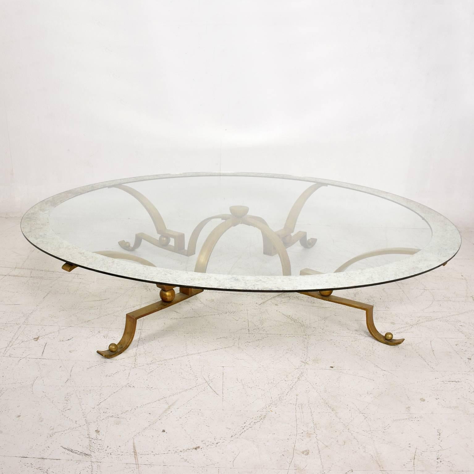 Arturo Pani Round Cocktail Table Solid Brass with Large Glass Top In Good Condition In Chula Vista, CA