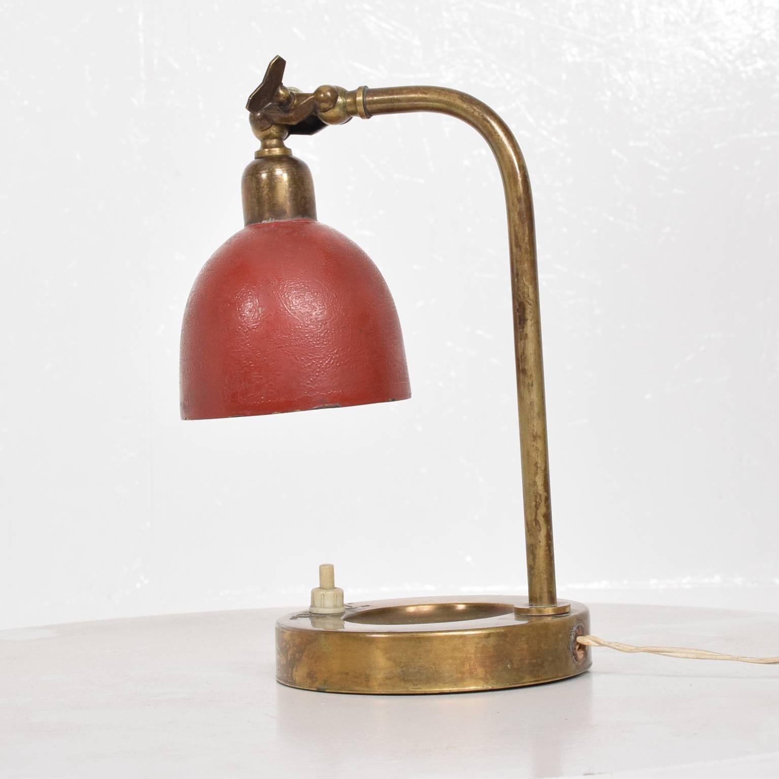 Mid-Century Modern Italian Table Lamp, Wall Sconce with Ashtray In Good Condition In Chula Vista, CA