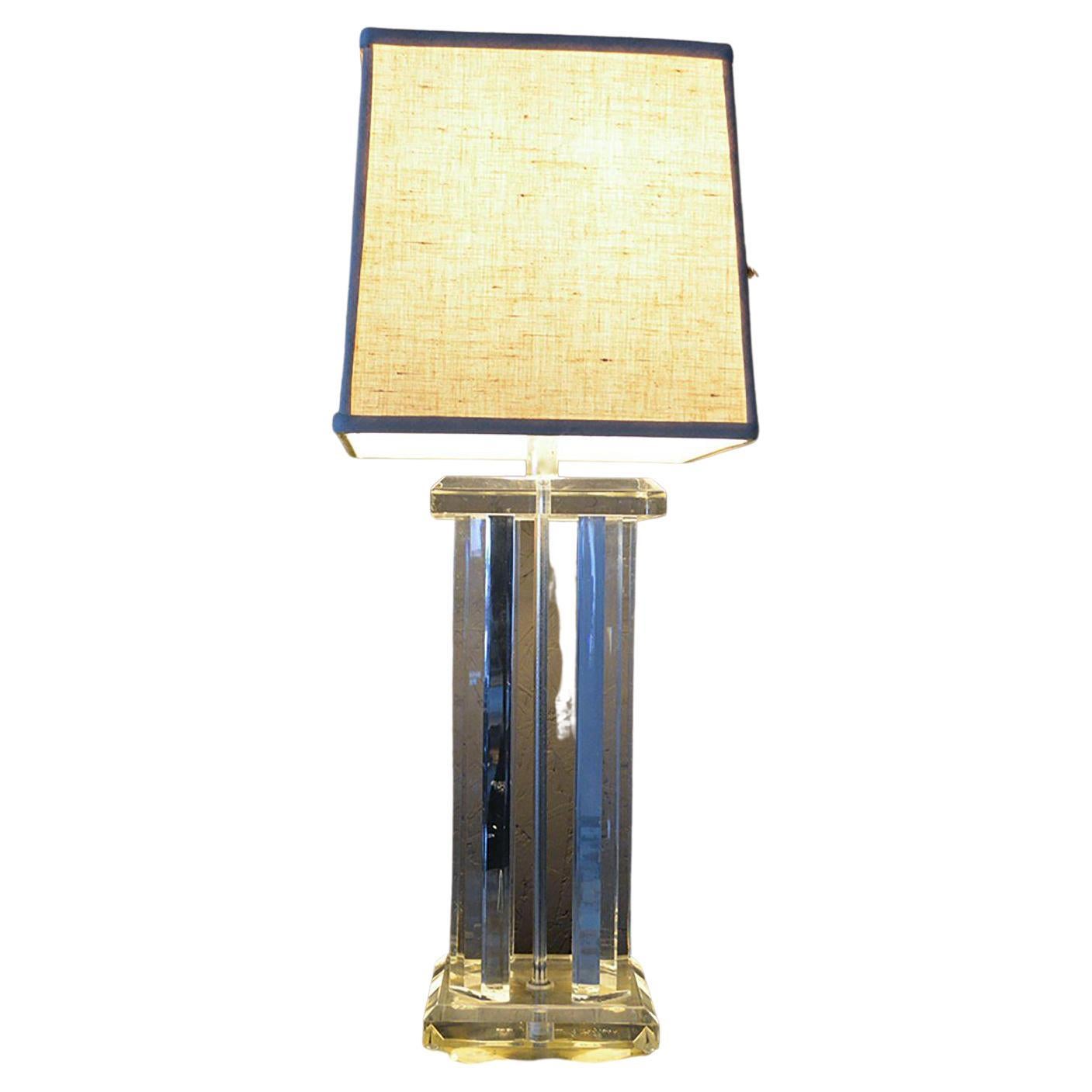 Table Lamp
Sculptural Lucite Table Lamp USA, 1960s. Similar to Charles Hollis Jones.
Unmarked.
Lamp shade pictured is not included.
Style Hollywood Regency.
Original preowned unrestored vintage condition. Some vintage wear present on lucite, marks