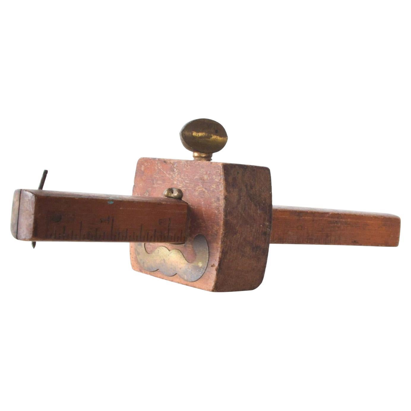 Carpenter Scribe Marking Gauge Vintage Wood Working Tool in Wood and Brass