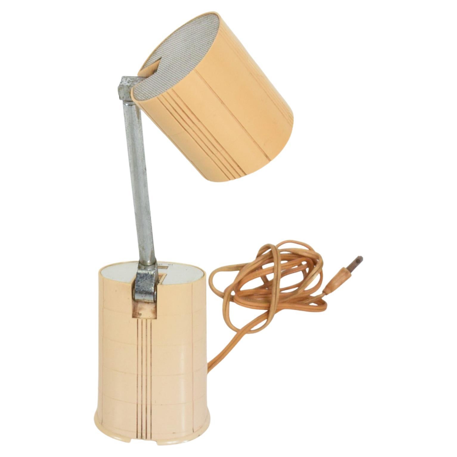  1960s Compact Tan Task Adjustable Desk Lamp Hamilton Industries Modern Chicago