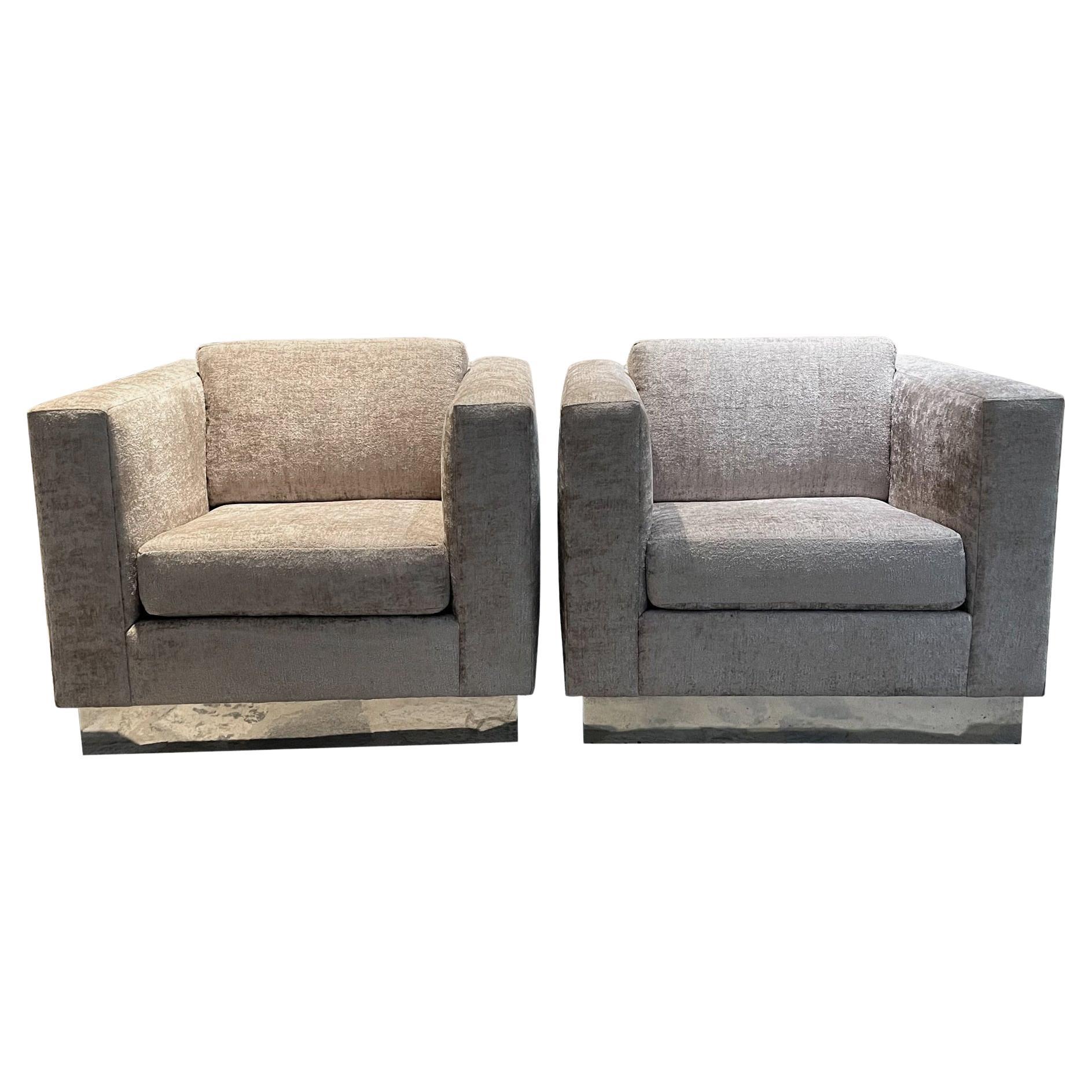 Für Ihre Aufmerksamkeit, Club Chair von sMilo Baughman für Thayer Coggin Pair. USA ca. 1970er Jahre
Auffälliges Würfeldesign in quadratischer Form. Neu gepolstert Gray Fabric
Fabelhafter Sockel aus Edelstahl.
Etikett des Herstellers im unteren