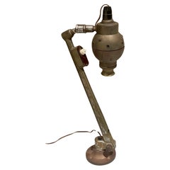 Lampada da tavolo industriale francese stile anni '50 di Jieldé