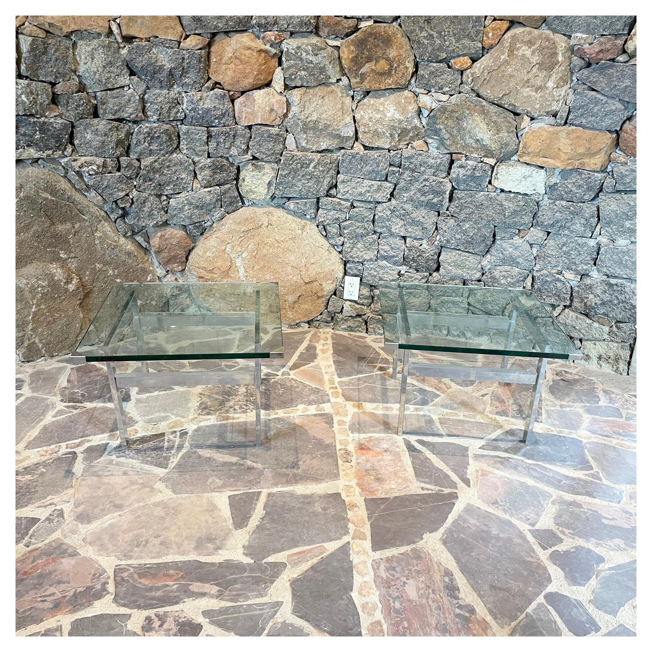 1970er Milo Baughman Beistelltische Chrom Glas und Lucite