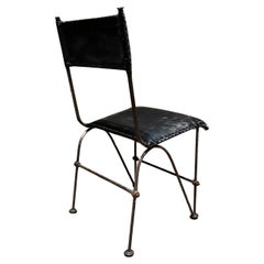 Six chaises de salle à manger en fer et cuir The Moderns 1940s