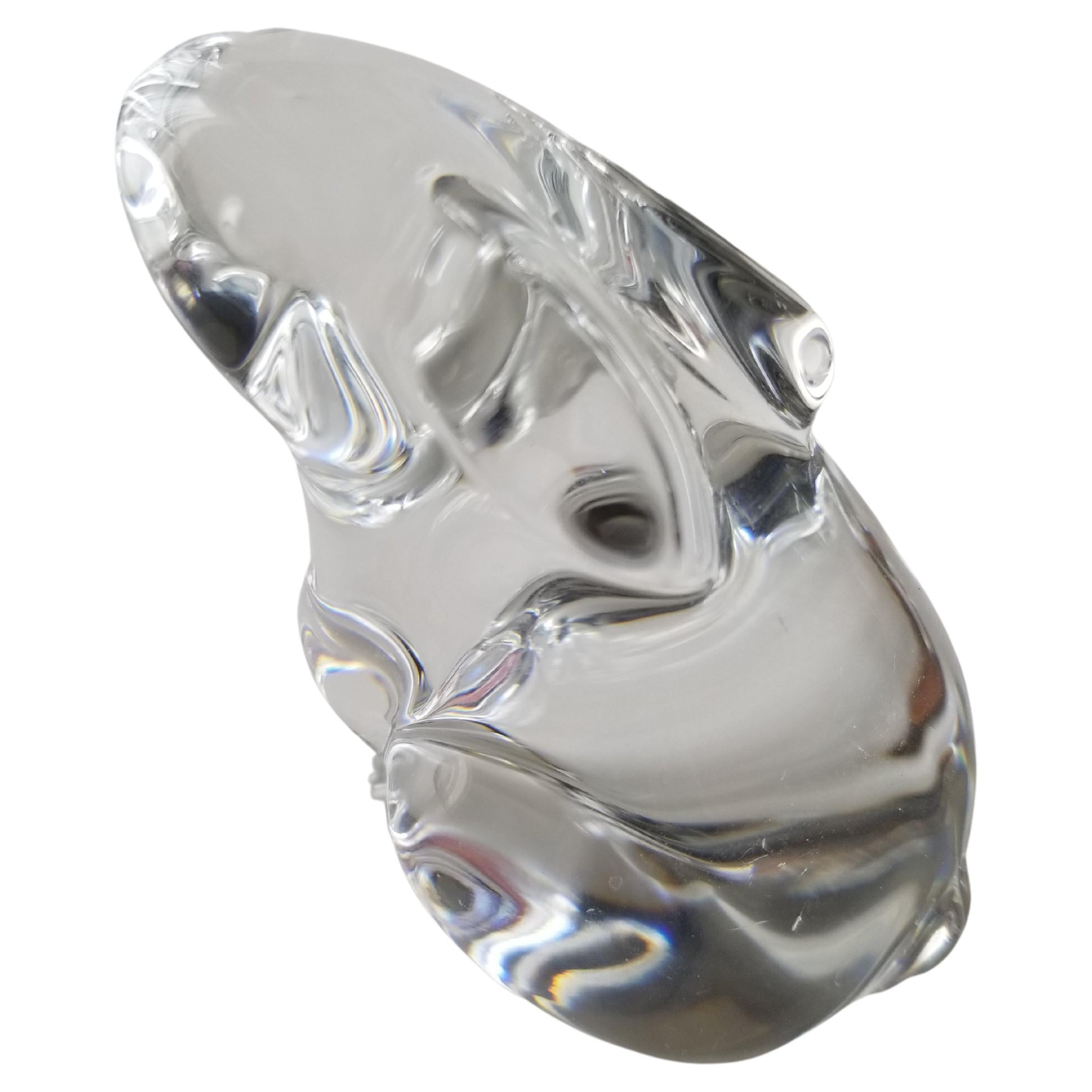 Paperweight
Precious 1980s France Baccarat bunny rabbit paperweight sculpture 
French crystal glass
approximately 3.25 H 2 W 3 D.
Signed by Baccarat
Preowned original vintage good condition.
See images provided.