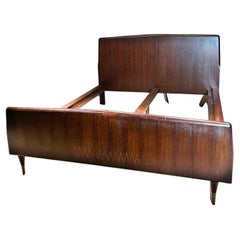 Lit Queen Bed Moderne Italien Sapele Exotique Bois + Bronze Osvaldo Borsani Italie des Années 1950