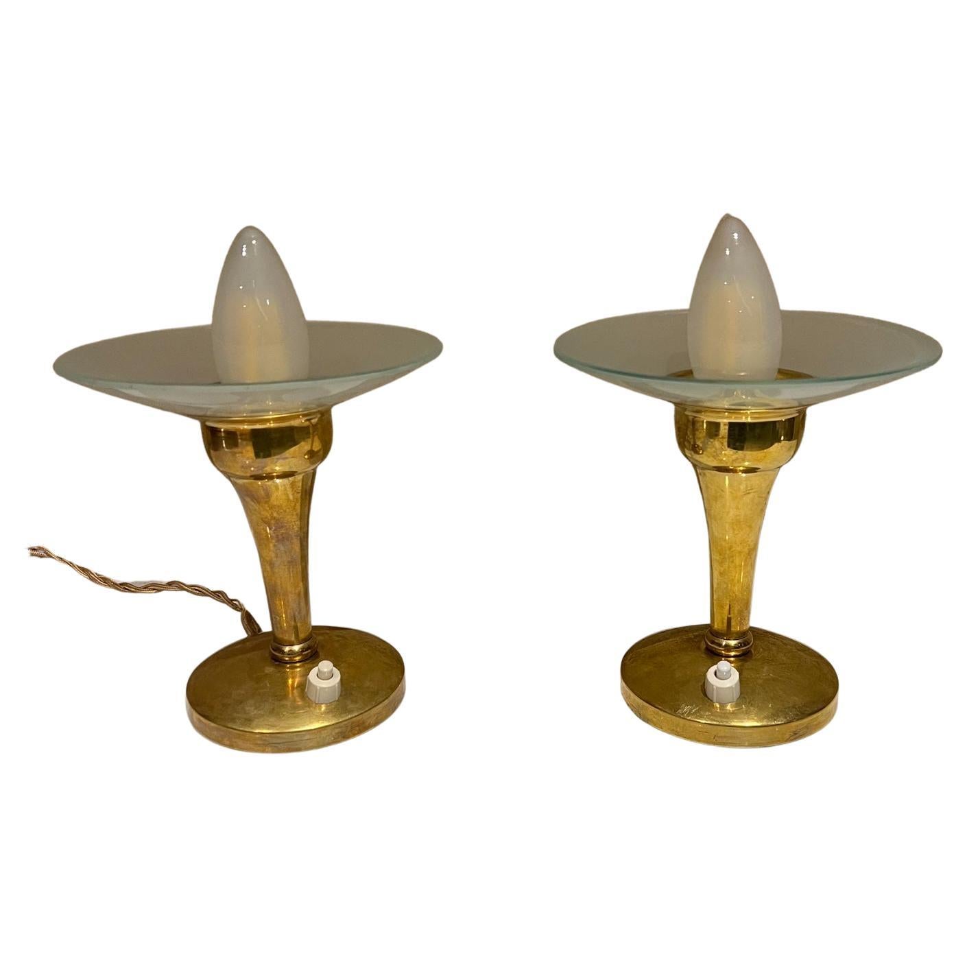 1950s Italian brass table lamps Style of Gio Ponti Fontana Arte Italy
Brass body with custom glass shade. Push on and off button
Unmarked. US ready.
5.75 tall x 5.5 diameter without bulb
Preowned vintage condition. Rewired new plug and new