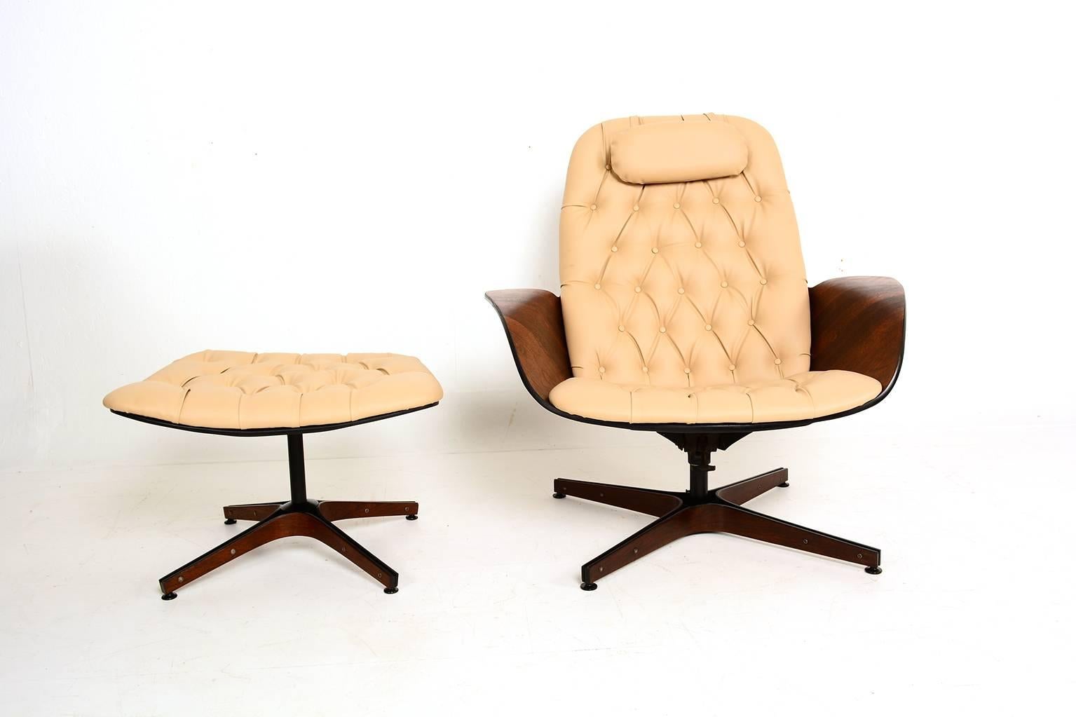 For your consideration a vintage lounge chair and matching ottoman designed by George Mulhauser for PLYCRAFT. USA Circa 1960s. 

Beautiful restored condition, ready to go. Bent walnut plywood with tufted naugahyde in ivory color.

For higher