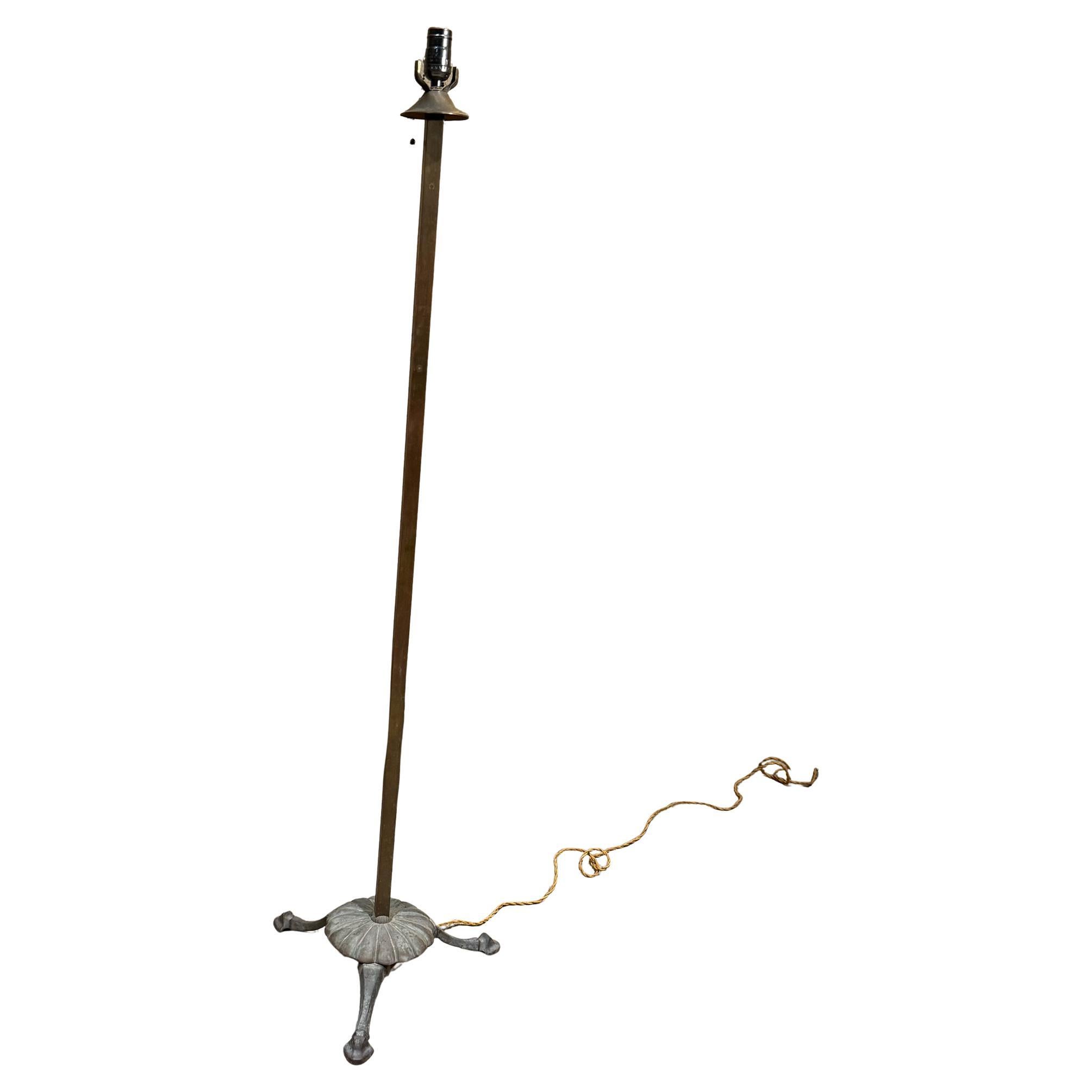 Neoklassische Stehlampe aus gealterter Bronze von 1940