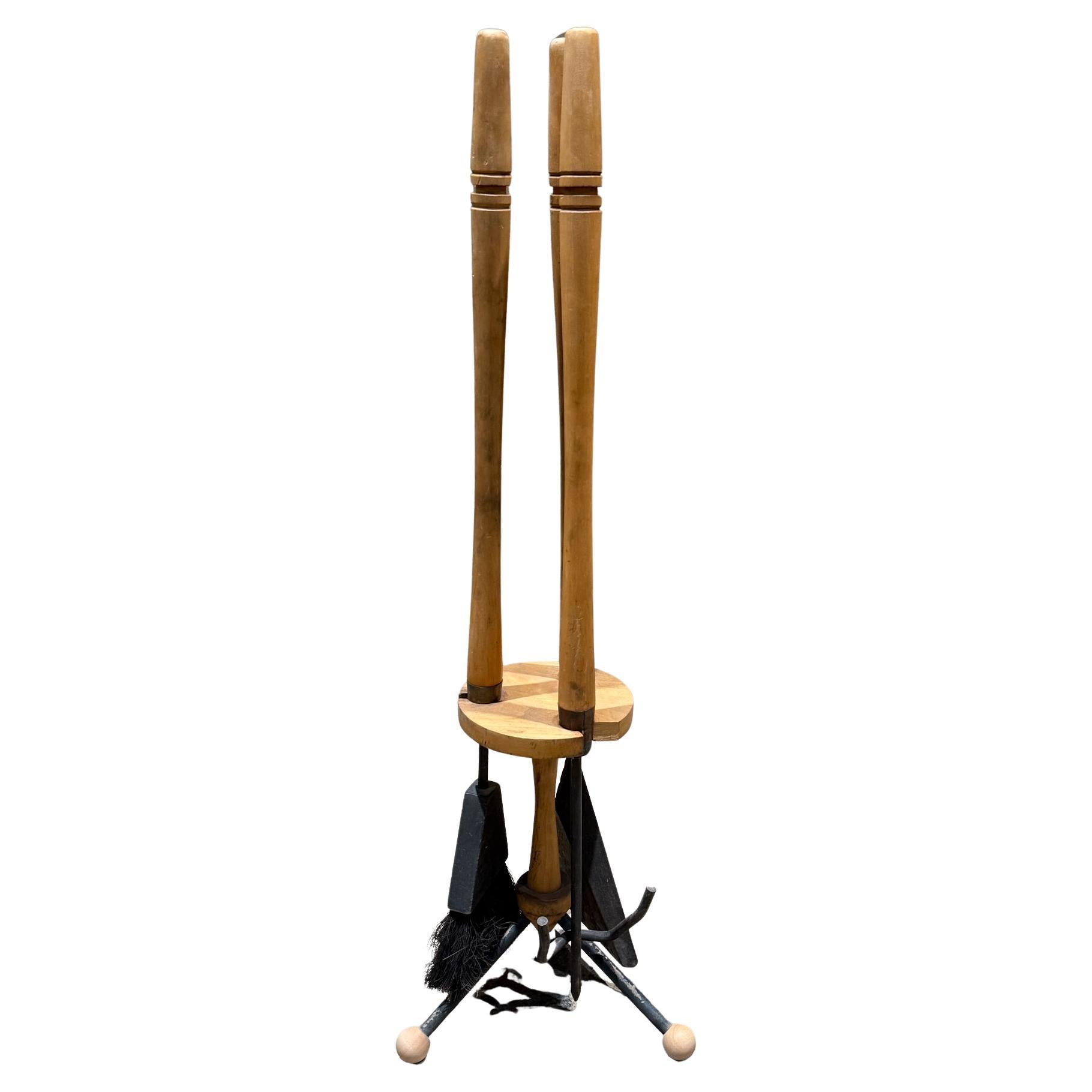1960 Arthur Umanoff Set di utensili per caminetto in legno d'acero in vendita