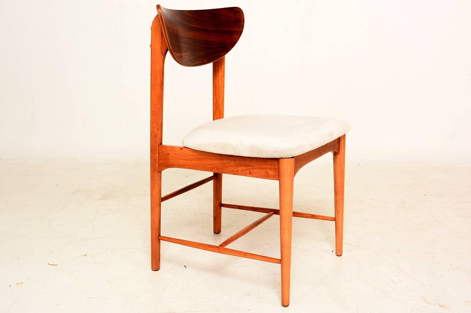 Mid-20th Century Mid-Century Modern Set of Six Dining Chairs