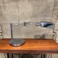 Lámpara de escritorio vintage Koch & Lowy de brazo articulado cromado