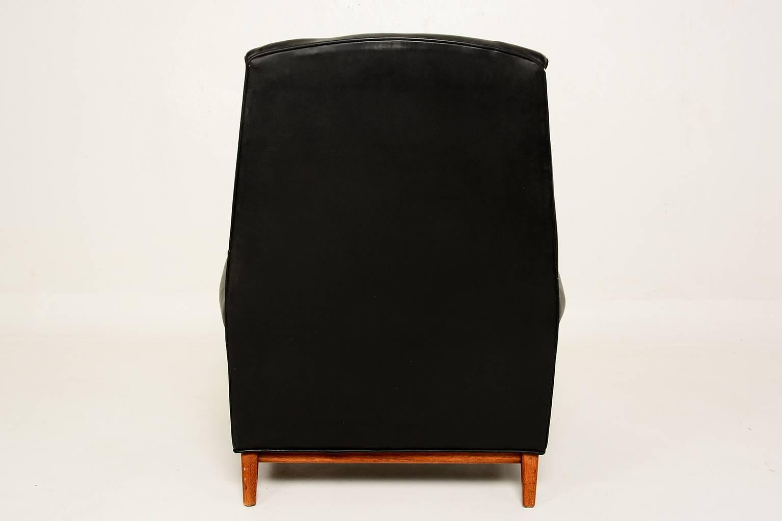 Mid-20th Century Mid-Century Modern Arm Chair by Heritage