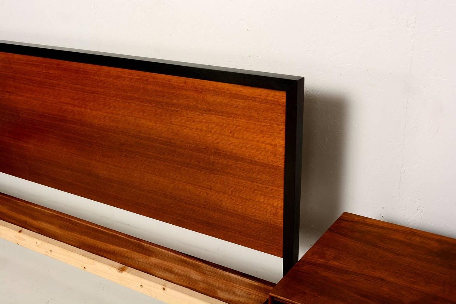 Mid-Century Modern Walnut King-Size Platform Bed at 1stdibs