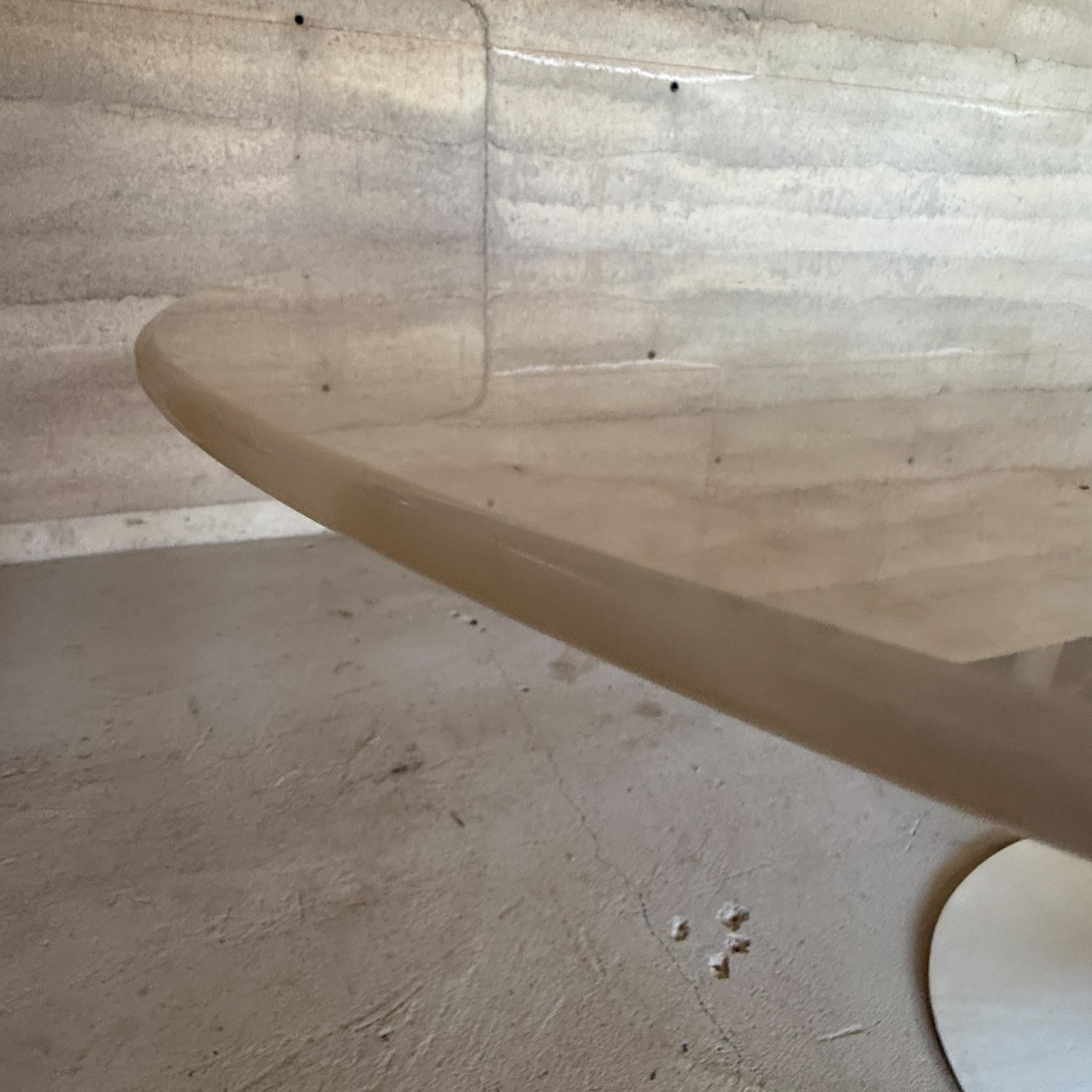 Mid-Century Modern Eero SaarinenKnoll Oval Tulip Pedestal Table Cristallo Quartz For Sale 5