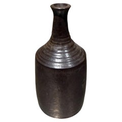 Vaso in ceramica in stile moderno scandinavo, marrone scuro, anni '60, alto 6,75"
