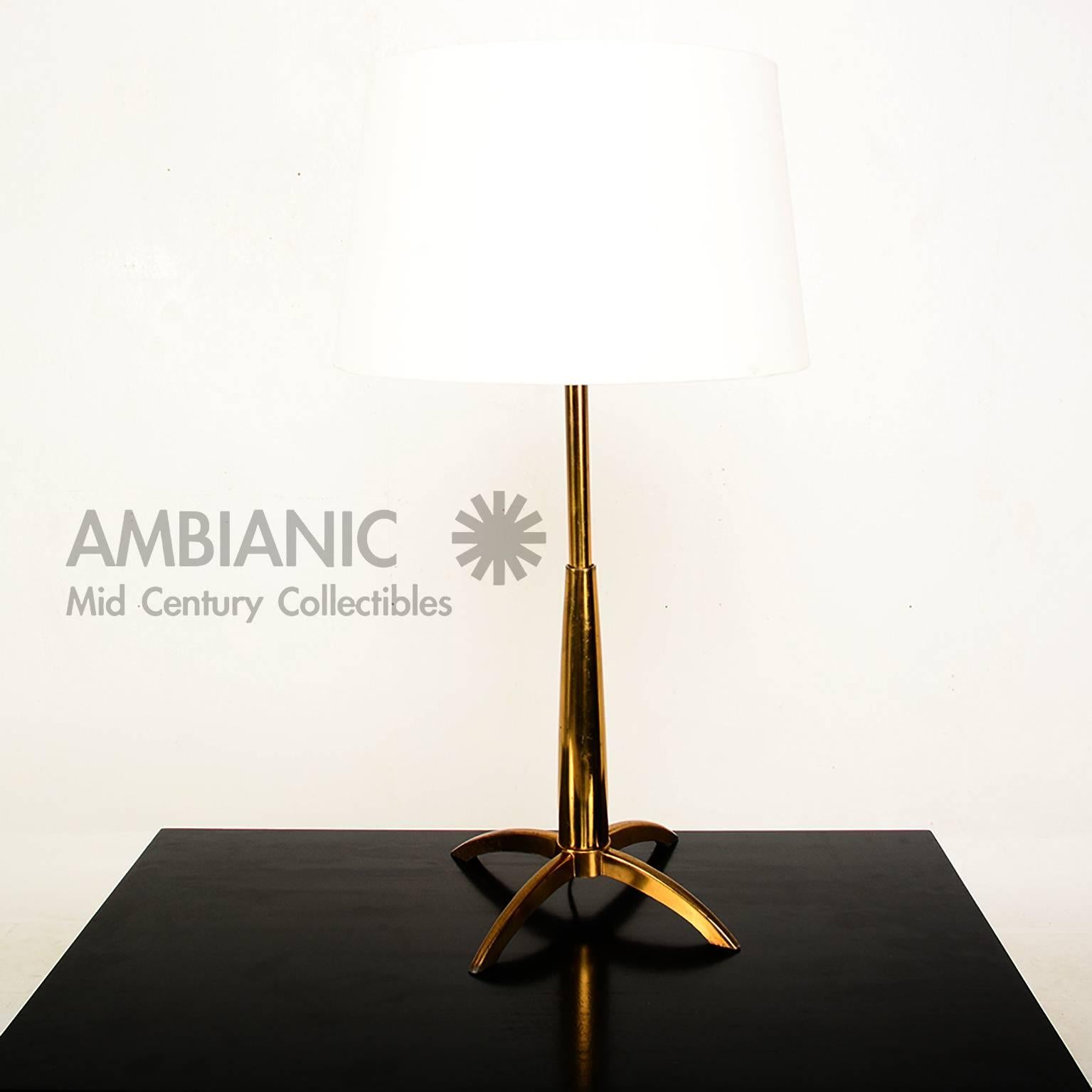 Mid Century Modernist Brass Table Lamp by Stiffel In Good Condition In Chula Vista, CA