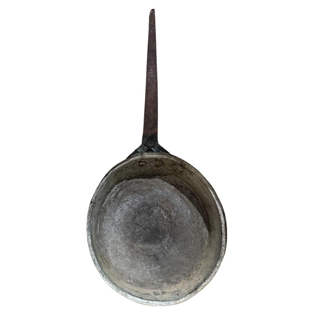 Antigua sartén de cobre y latón para cocinar estilo DH & M Arts & Crafts Period