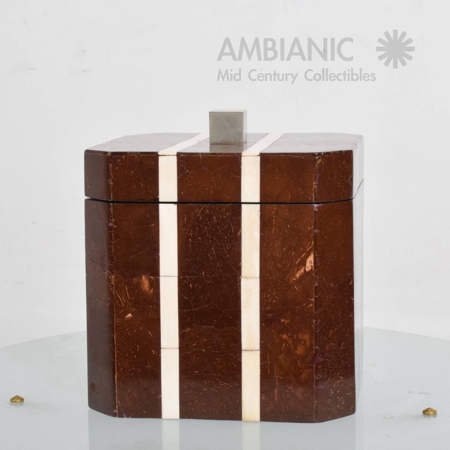 Mid-Century Modern Mid Century Modern Exotic Ice Bucket Coconut Wood after Aldo Tura