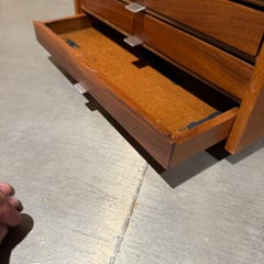 Scatola portagioie vintage in legno di noce, ex armadietto per protesi dentali