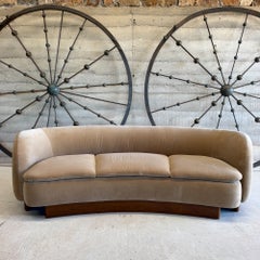 Muir Curved Sofa – Lawson-Fenning – Mid-Century-Postmoderne-Luxus