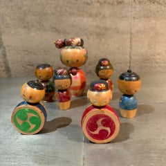 Conjunto de muñecas kokeshi japonesas vintage con cabeza oscilante, de mediados de siglo, de Japón